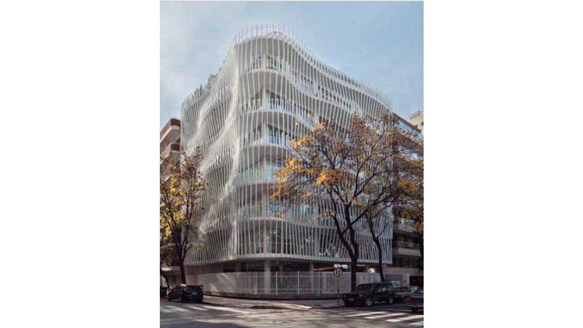 Hit Pampa, edificio enteramente dedicado al co-working, inaugurado en 2015. Hit Pampa, edificio enteramente dedicado al co-working, inaugurado en 2015.