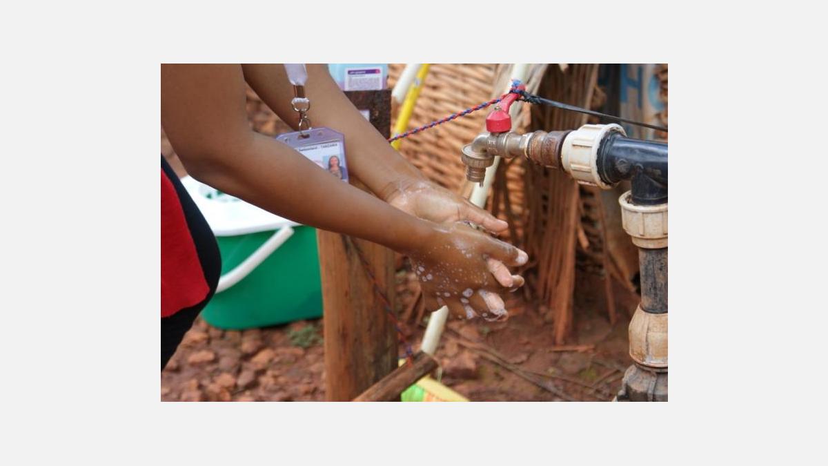 Lavado de manos en el campo de refugiados de Nduta, Tanzania. © MSF
