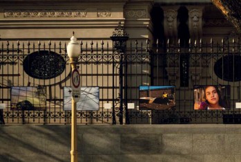 Amor por el barrio, exposición de fotografías por jóvenes del Barrio 31, en la Embajada de Francia de Buenos Aires.